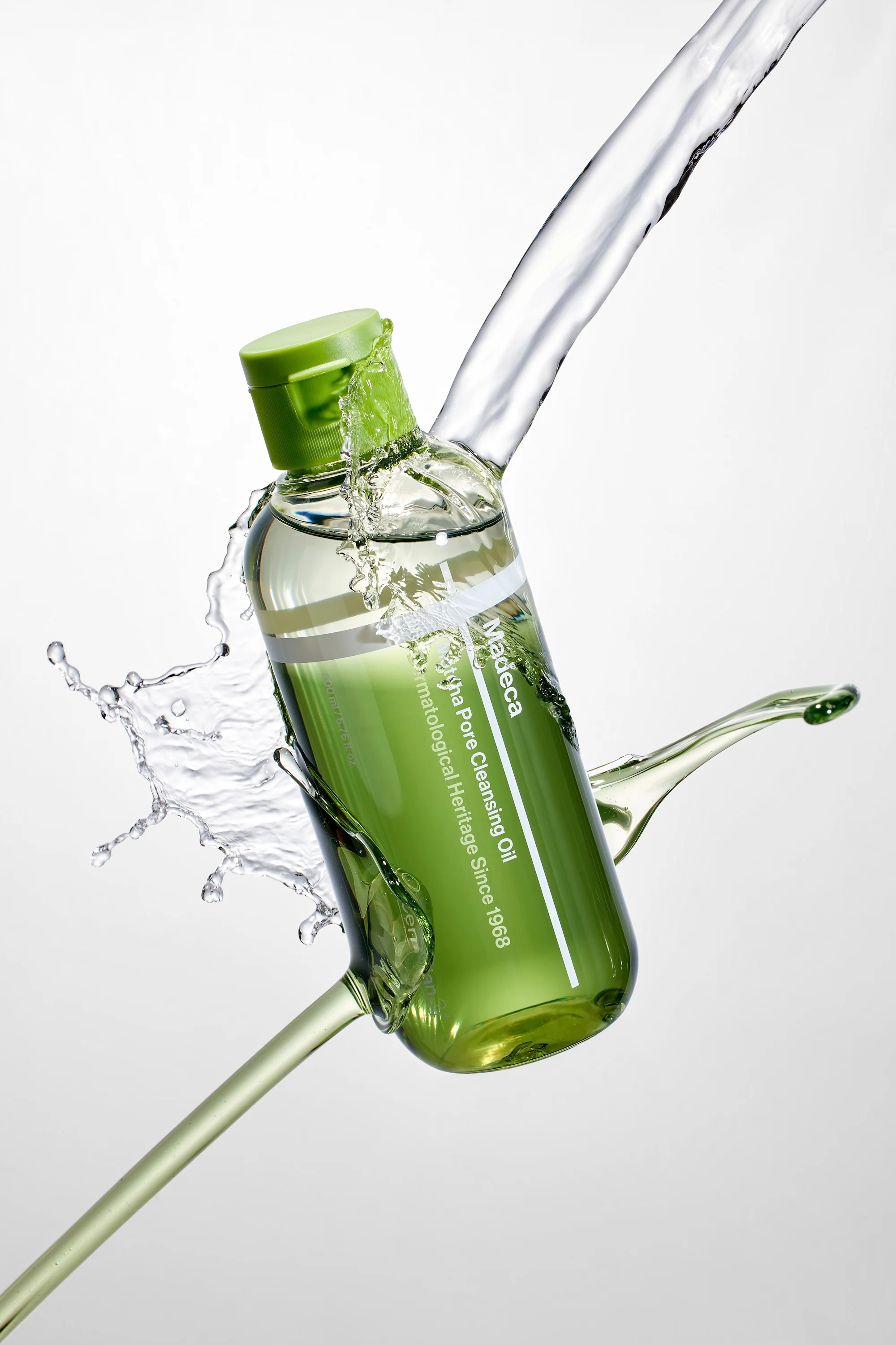 Madeca Matcha Pore Cleansing Oil 200ml - Image 12