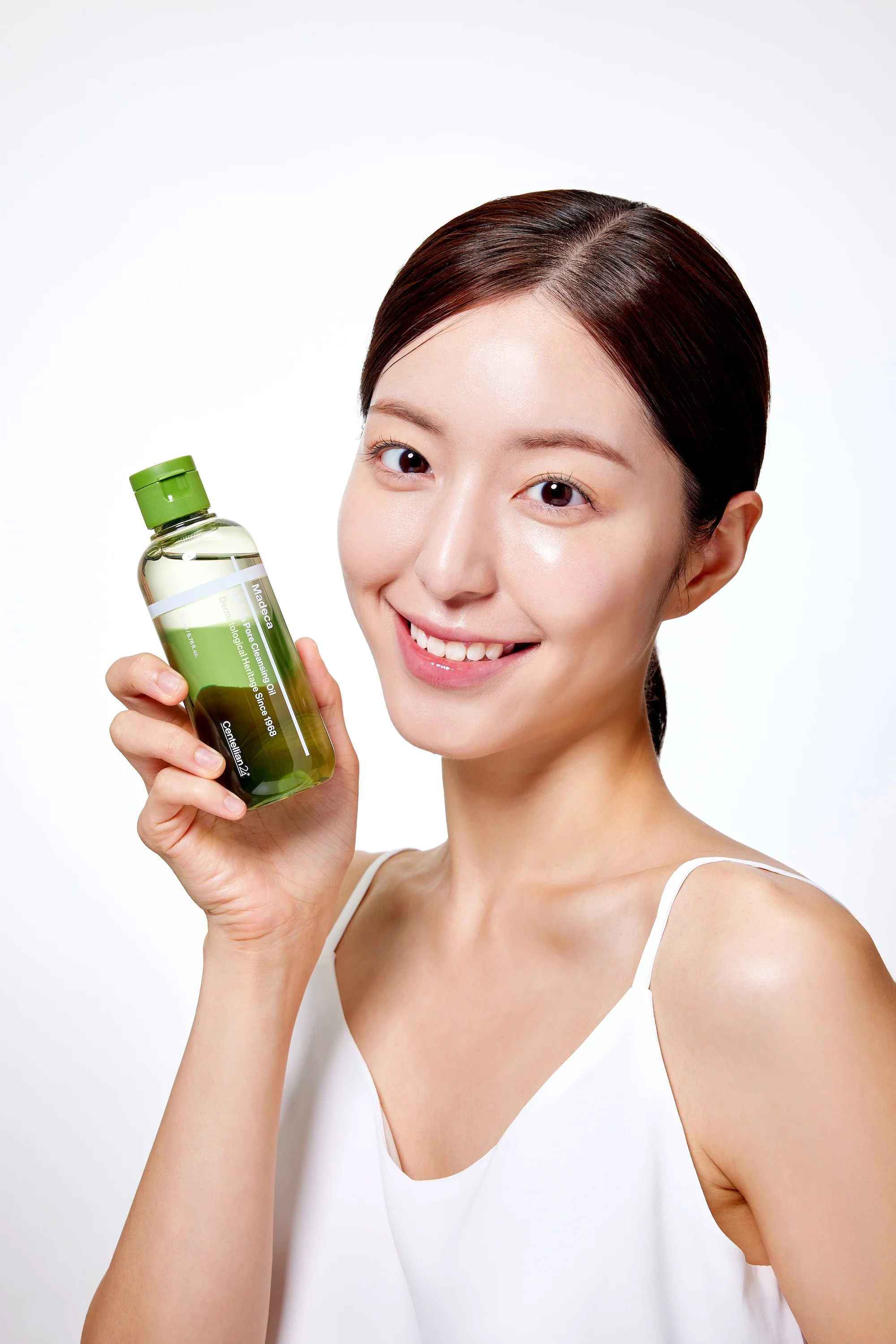 Madeca Matcha Pore Cleansing Oil 200ml - Image 8